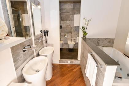 NAVONA VITA SUITES - image 3