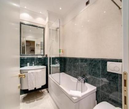 Navona Garden Suites - image 10