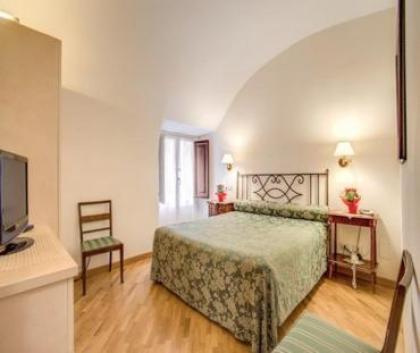 Navona Garden Suites - image 4