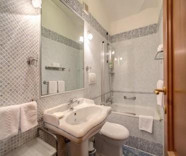 Navona Garden Suites - image 6
