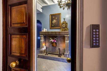 GCF Luxury Suites Guest house - image 20