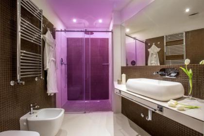 GCF Luxury Suites Guest house - image 6