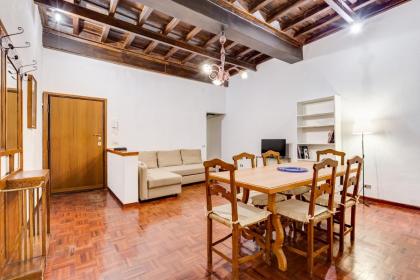 Spanish Steps Spacious Apartment