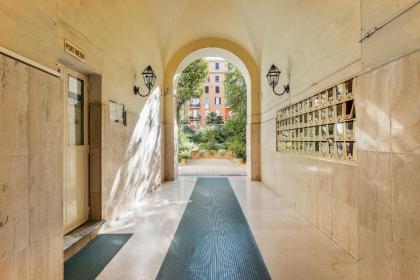 Vivy Vatican House - image 20