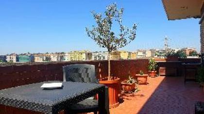 Park front  penthouse with terrace 