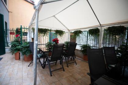Flatinrome Trastevere Deluxe Rooms - Green Patio