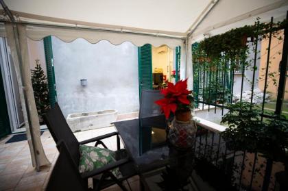 Flatinrome Trastevere Deluxe Rooms - Green Patio - image 19