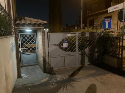 JFK b & b - image 7
