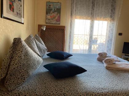 JFK b & b - image 9