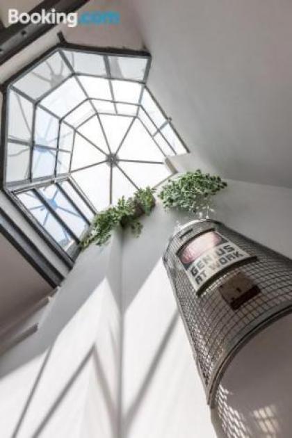 RSH Spanish Steps Luxury Apartments