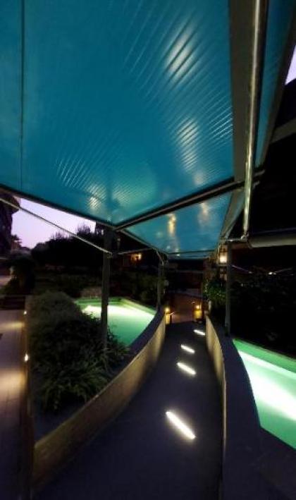 Home Sorbara Luxury Home - image 11