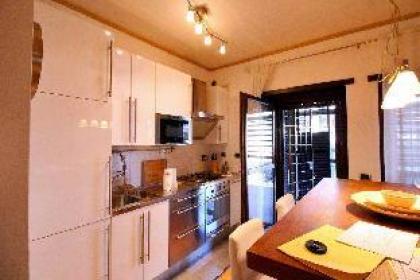 Home Sorbara Luxury Home - image 4