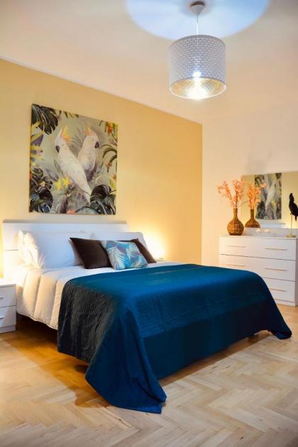 Vatican Luxury Apartment - image 15