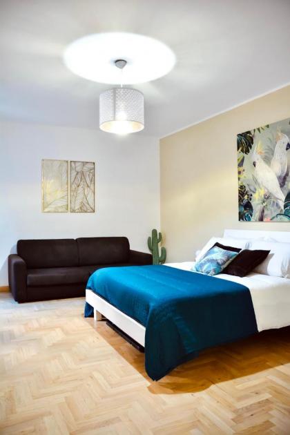 Vatican Luxury Apartment - image 2
