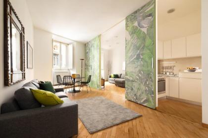 Spanish Steps Stylish Apartment