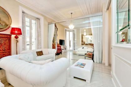 Rome luxury apartment to Spanish Steps - image 2