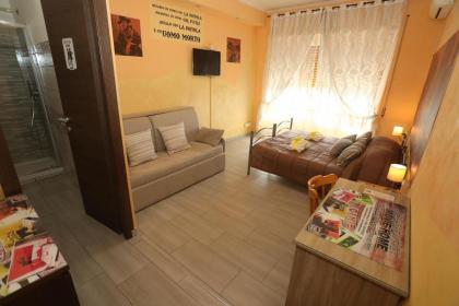 Movie Home Guesthouse - image 8