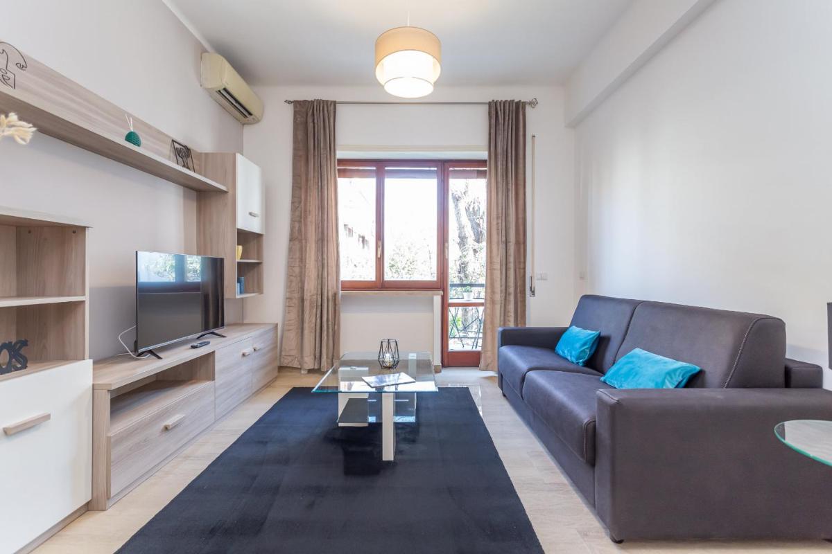 St Peter Cozy 2 BDR apartment with Garage - main image