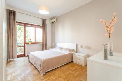 St Peter Cozy 2 BDR apartment with Garage - image 17