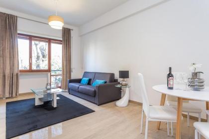 St Peter Cozy 2 BDR apartment with Garage - image 6