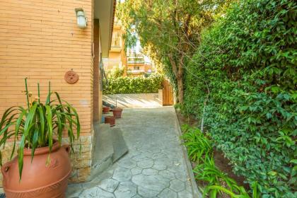 St Peter's Spacious 3 BDR with Private Parking and Garden - image 9