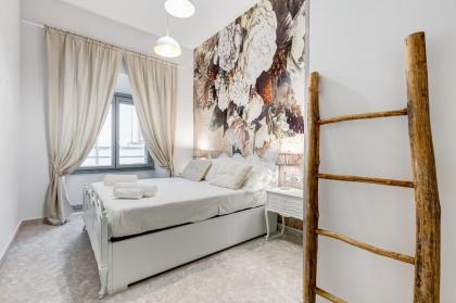 TREVI FOUNTAIN - SHABBY - RomeDreamHome - image 2