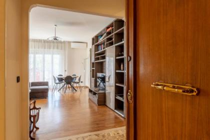 Piazza Bologna Terrace Apartment with Parking - image 26
