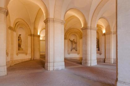Barberini Clubhouse Apartments - image 10