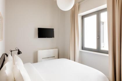 Barberini Clubhouse Apartments - image 4