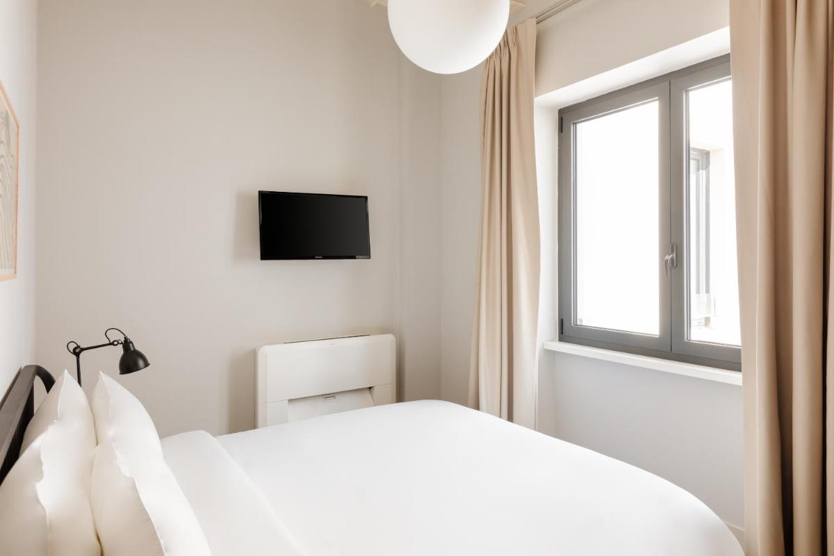 Barberini Clubhouse Apartments - image 4