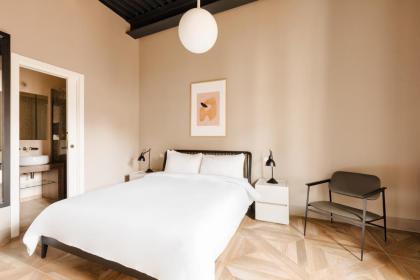 Barberini Clubhouse Apartments - image 9