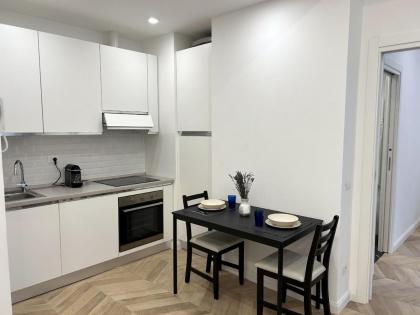 Mazzini City Center Apartment - image 6