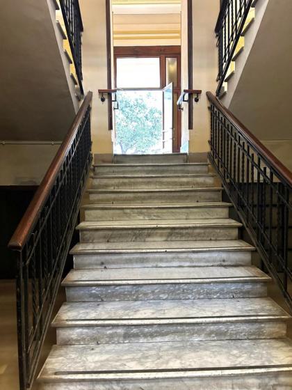 Mazzini City Center Apartment - image 8
