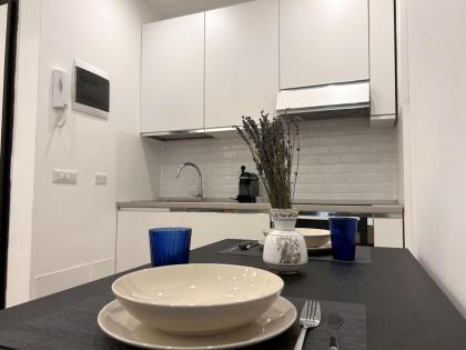 Mazzini City Center Apartment - image 9