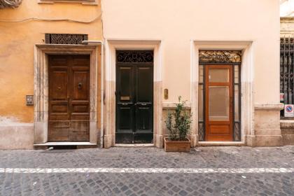 Pantheon Delightful Apartment - image 10