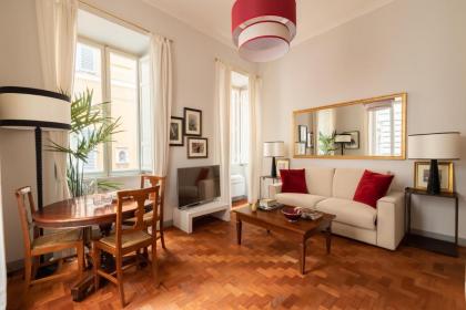 Pantheon Delightful Apartment - image 14