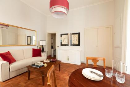 Pantheon Delightful Apartment - image 16