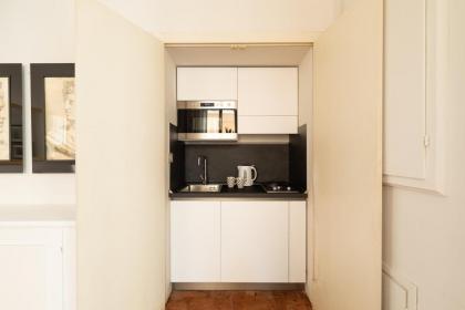 Pantheon Delightful Apartment - image 20