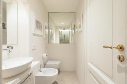 Pantheon Delightful Apartment - image 4
