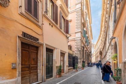 Pantheon Delightful Apartment - image 9