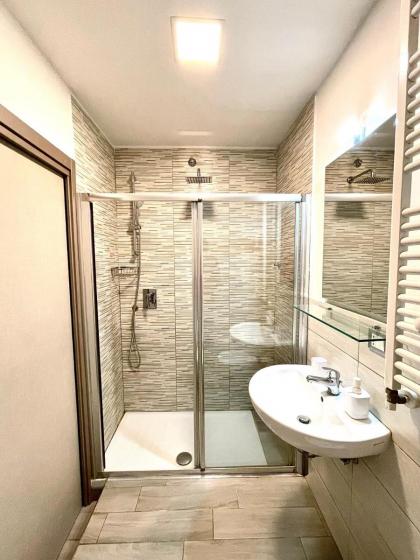 Colosseum Guest House - image 19