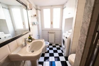 Artsy and elegant apartment near Pantheon - image 16