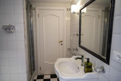 Artsy and elegant apartment near Pantheon - image 17