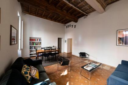 Artsy and elegant apartment near Pantheon - image 3