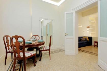 ELEGANT APARTMENT IN THE HEART OF ROME-NAVONA AREA - image 17