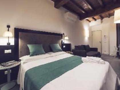 Panisperna Suite 2 Bedrooms With Terrace - image 2