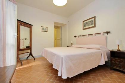 Navona elegant two bedroom apartment - image 17