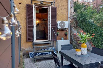 Cozy Vatican Loft with Terrace - image 11