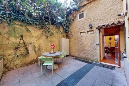 Cozy Vatican Loft with Terrace - image 12
