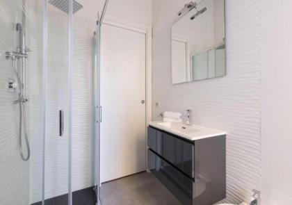 Barberini Luxury Apartment - image 13